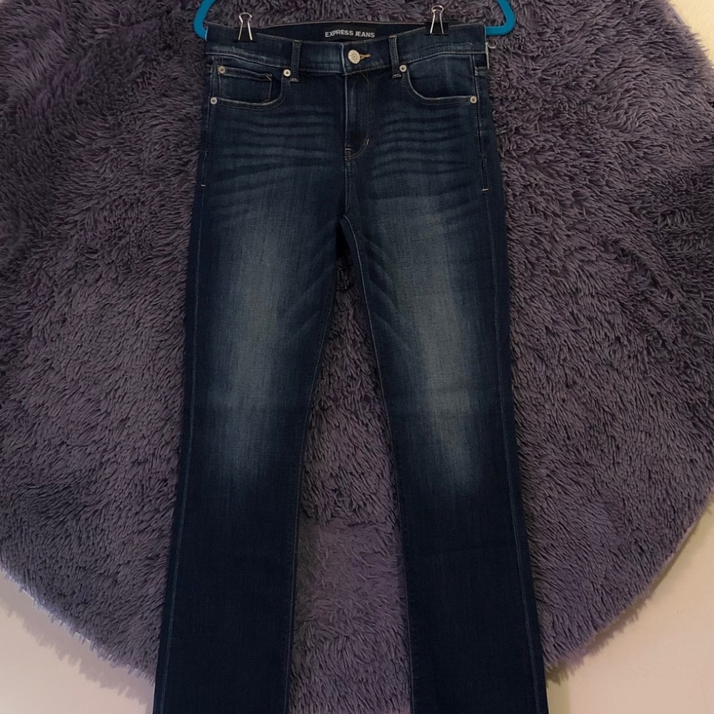 Mid-Rise Barely Boot Express Jeans